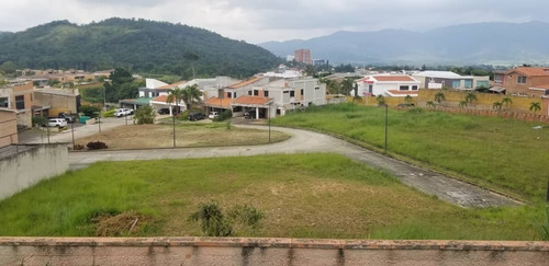 Terreno En Venta En Urbanización  Lomas Del Country Guataparo