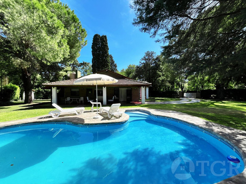 Venta Casa Con Parque Y Piscina- Parque Leloir