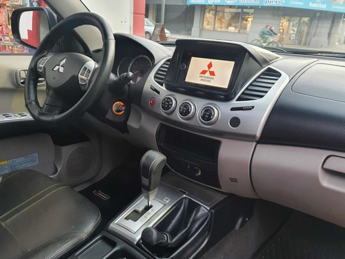Imagen 5 de 13 de Mitsubishi L200 2014 2.5 Cd 4wd High-power Di-d At5 Cuero