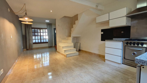 Ph Triplex 4 Ambientes Con Patio Caseros
