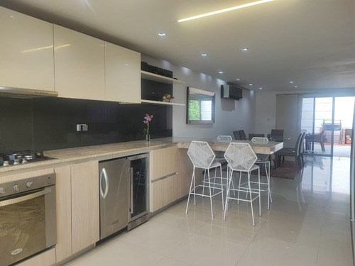 Townhouse En Venta 250m2 En Urb. Hatillo Tepuy La Unión El Hatillo