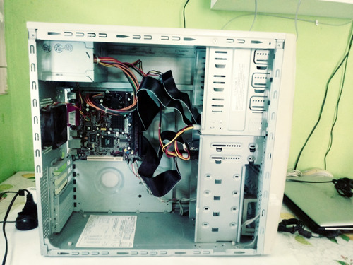 Pc Antigo C/ Ddr 1 Hd 20gb C/ Windows 7 Travando Com Defeito