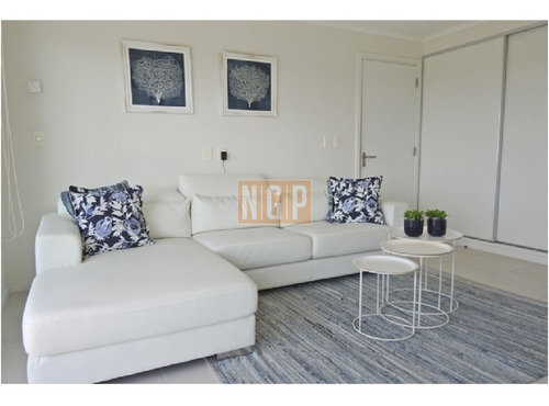 Imagen 15 de 30 de En Exclusividad Departamento De Metraje De 2 Dormitorios Transformado En Loft Roosevelt, Punta Del Este Piso Alto Con Vista Al Mar!