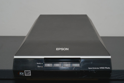Escaner Epson Perfection V550