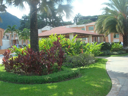 Imagen 2 de 29 de Ligia Guardia Vende Hermoso Town House En Res. Doral Park El Trigal Norte