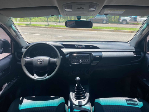 Imagen 13 de 14 de Toyota Hilux 2019 2.7 Cabina Doble Sr Mt