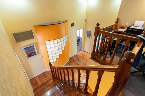 Casa De 5 Ambientes Con Cochera Y Jardin En Lugano