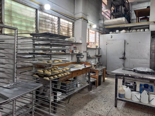 Venta Excelente Fondo De Comercio De Panadería Ubicada En Colinas De Bello Monte. Inf. Ma. Fda. Varela