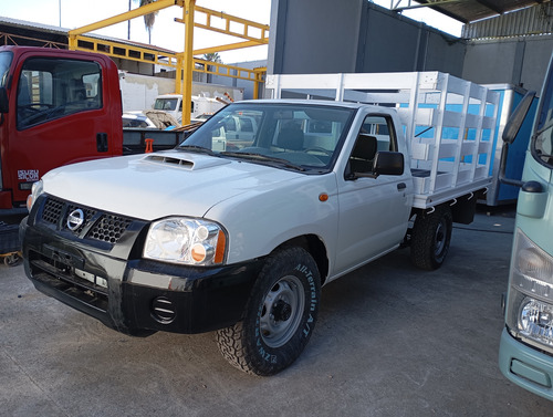 Nissan NP300 2.5 Tdi Chasis Ac 4x2 Mt