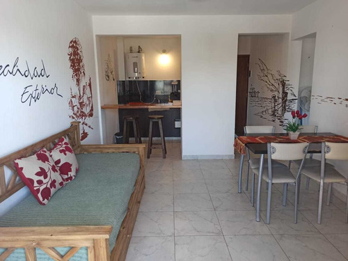 Imagen 6 de 10 de Venta Departamento Dos Ambientes A Una Cuadra Del Mar.