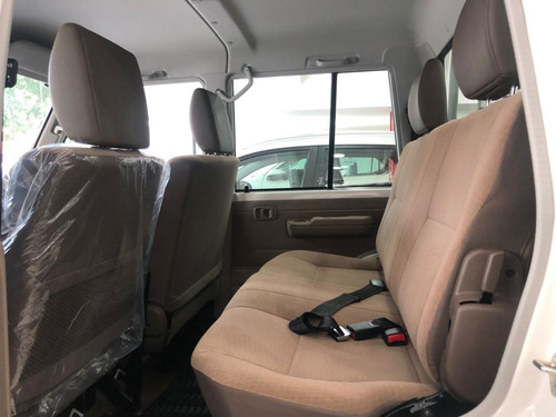 Imagen 7 de 13 de Toyota Land Cruiser