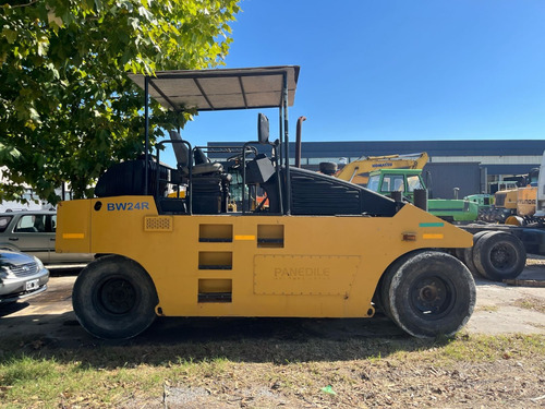 Compactador Bomag Bw24r