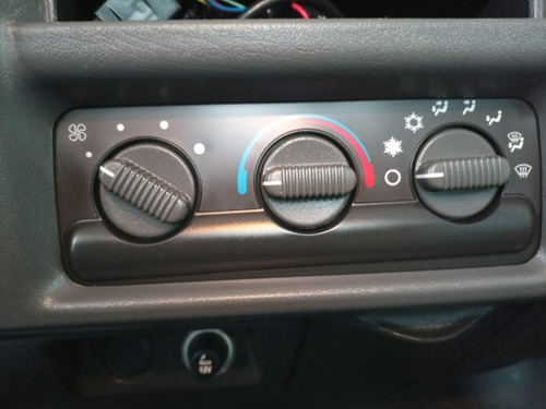 Imagem 7 de 9 de Chevrolet S10 2.4 Advantage Cab. Simples 4x2 Flexpower 2p