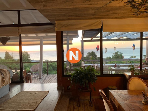 Espectacular Casa Con La Mejor Vista Del Este- Ref: 214729