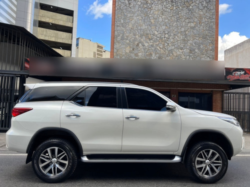 Imagen 7 de 16 de Fortuner Dubai Vrx 2018