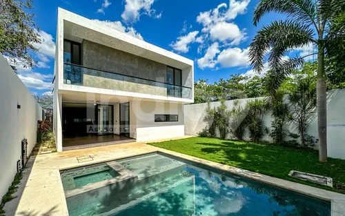 Casa En Venta En Mérida En Privada Arbórea En Conkal