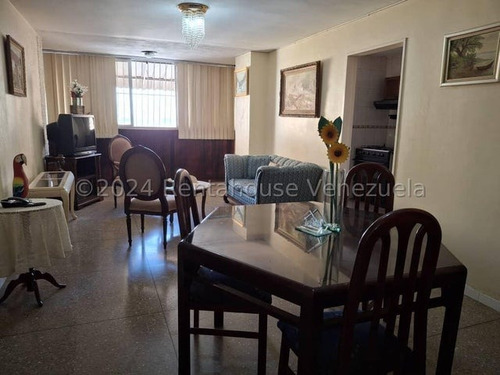 Apartamento En Venta En Urb. El Centro #25-14456 Rm