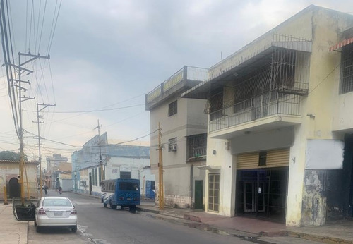 En Venta Local - Depósito Oficina De Vocación Comercial Y De Servicios Ubicado En El Centro De Valencia, Estado Carabobo