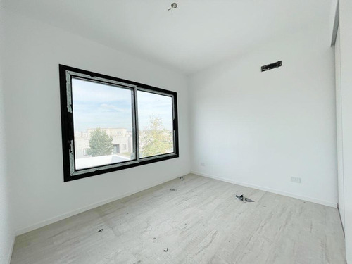 Imagen 21 de 28 de Casa En Venta En El Canton Barrio Norte A Estrenar Lote Interno Con Vista A Laguna!