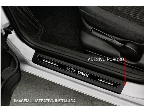 Imagem 2 de 2 de Kit Soleira De Porta Resinada Gm Onix Plus Premier 2021 2022