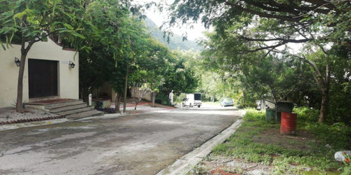 Terreno Urbano En Club De Golf Hacienda San Gaspar, Jiutepec, Morelos - Crb-851-tu