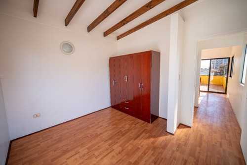 Gran Casa De Dos Pisos En Excelente Sector De Concón
