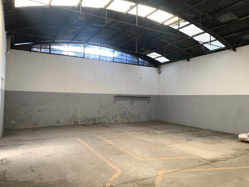 Imagen 10 de 17 de Depósito - Villa Ballester