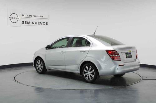 Imagen 3 de 24 de Chevrolet Sonic 2017 4p Premier L4/1.6 Aut