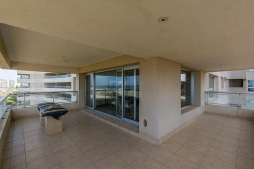 Apartamento En Torre De Lujo, Punta Del Este Uruguay