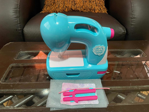 Máquina De Coser Cool Maker Azul (Usado)