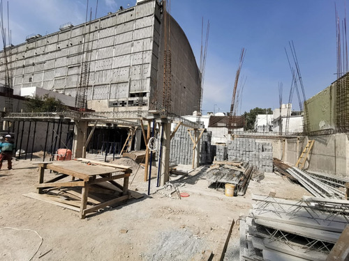 Terreno En Fraccionamiento La Florida Y Actualmente Cuenta Con Una Construcción En Obra Negra De Dos Niveles Inconclusa Ya Que Inicialmente Se Pretendían Construir 8