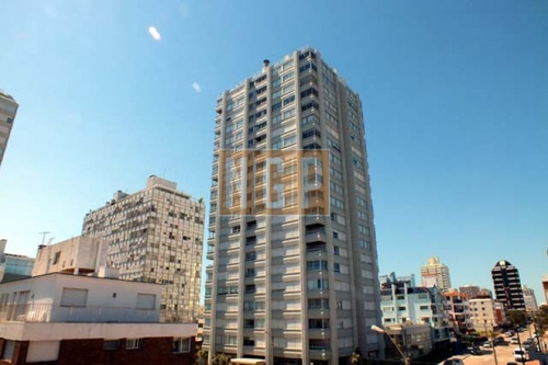 En Peninsula Departamento- Ref: 4089