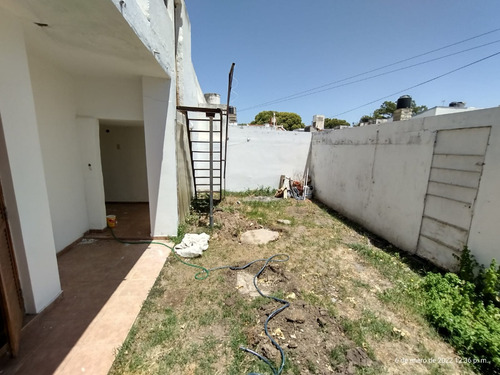 Casa 2 Dormitorios - B° Jardín