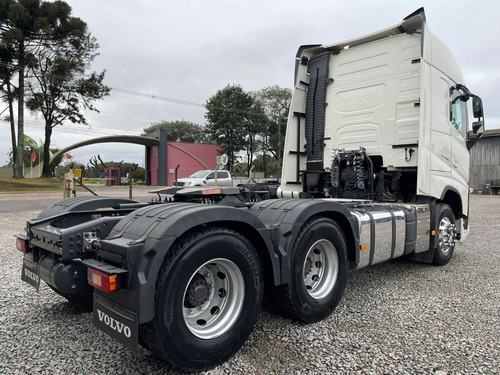 Imagem 5 de 17 de Volvo Fh 540 Traçado Globetrotter 6x4 2020 Branco Scania 540