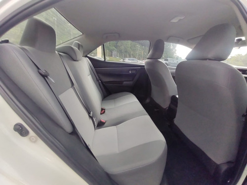 Imagen 10 de 12 de Toyota Corolla L