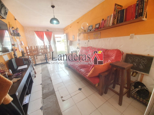 Imagen 26 de 30 de Venta En Block - Casa 3 Amb. + Dúplex 3 Amb. - Todos Los Servicios Conectados