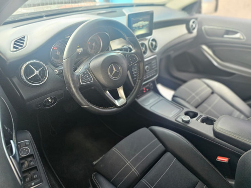 Mercedes-Benz Classe GLA 1.6 Advance Turbo Flex 5p