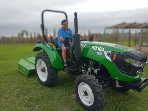 Tractor De Campo - Semi Nuevo - 100 Horas De Uso - Cuchilla