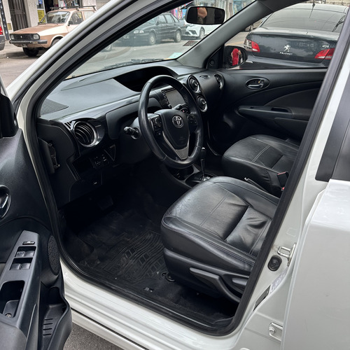 Toyota Etios 1.5 Platinum At
