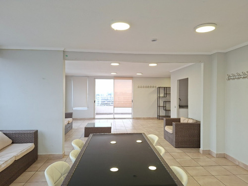 ¡exclusivo Departamento Con Vista Despejada Y Conectividad!