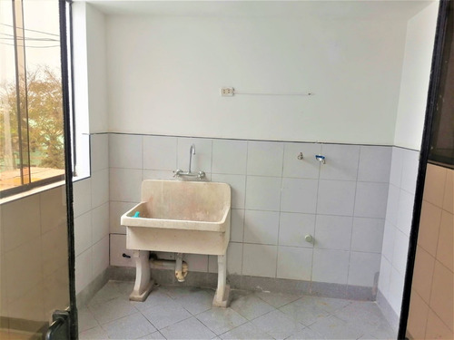 Imagen 27 de 30 de Remato!... Casa Con Dos Dptos, Magdalena Del Mar Área Residencial. Excelente Oportunidad....