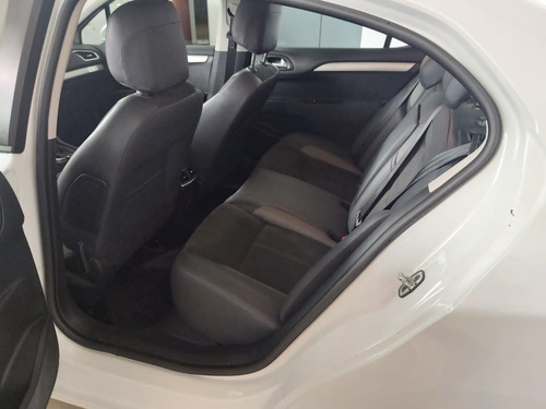 Imagen 14 de 15 de Citroën C4 Lounge 2018 1.6 Thp 165 Feel Pack 10 Años