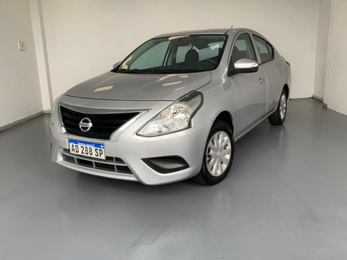 Nissan Versa Sense Pure Drive F4 At 2018 43.800 Km. Plateado