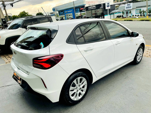 Imagem 8 de 15 de Chevrolet Onix 1.0 Flex Lt Manual
