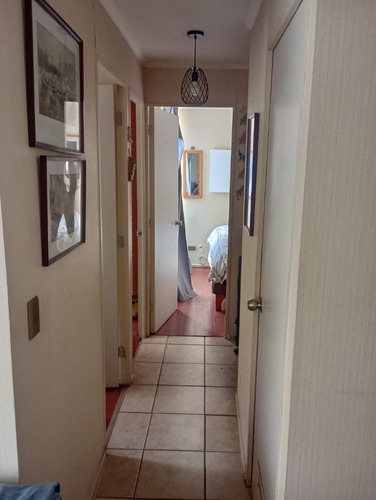 Departamento 2 Dorm, 1 Baño, Segundo Piso, Buen Estado