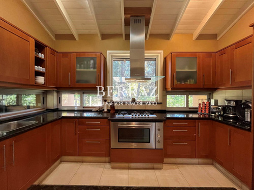 Casa Venta 4 Ambientes Doble Lote Barrio Santa María De Los Olivos Malvinas Argentinas
