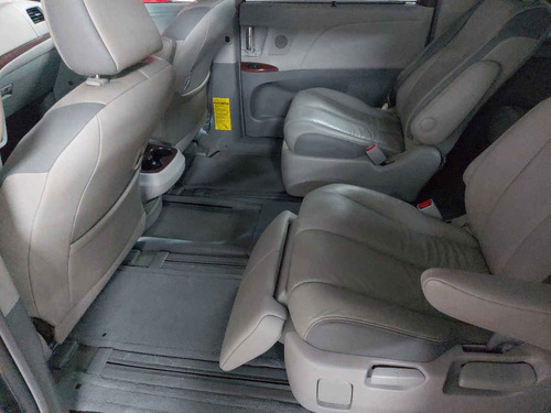 Imagen 11 de 15 de Toyota Sienna 2014 5p Limited V6/3.5 Aut