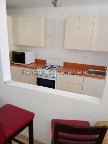 Apartamento En Venta En Colinas De La Tahona De 92 Mtrs2 Pd