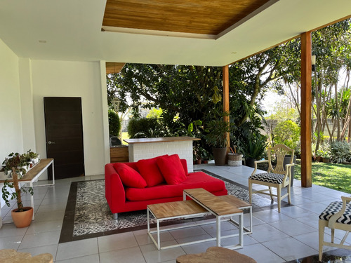 Vendo Hermosa Propiedad En Ángeles De San Rafael Heredia, Elegante Casa Y Amplias Zonas Verdes