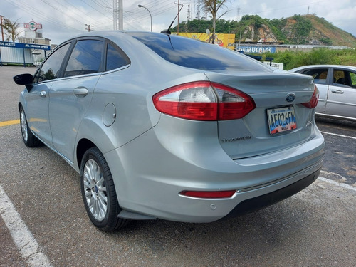 Imagen 4 de 15 de Ford Fiesta Titanium